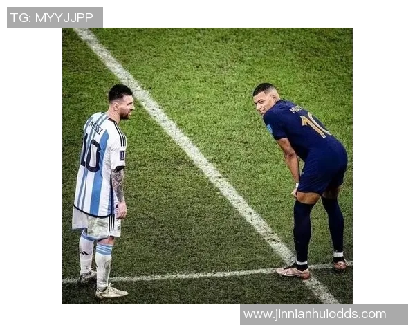 西媒报道姆巴佩对科纳特与于帕的评价称两人都是顶级球员